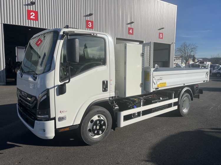 ISUZU M30 5.2L 190CH BVM BENNE + COFFRE